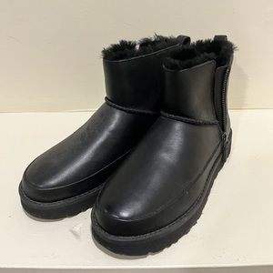 UGG Classic Zip Mini Women Ankle Boots Leather Black US 6